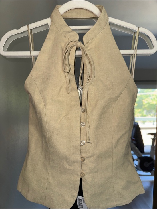 Lioness Tops - NWT Lioness Beige Tie-Neck Halter Top